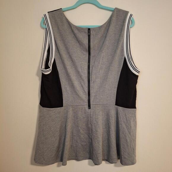 Torrid 3 Sleeveless Peplum‎ Top Black Grey Colorblock Tank Keyhole Neck NWT - Picture 3 of 11